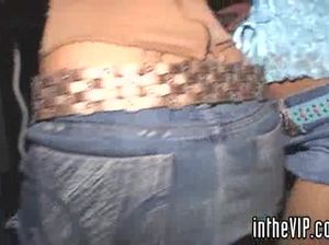 Два крепких мужика натягивают развратных пьяных девок после вечеринки